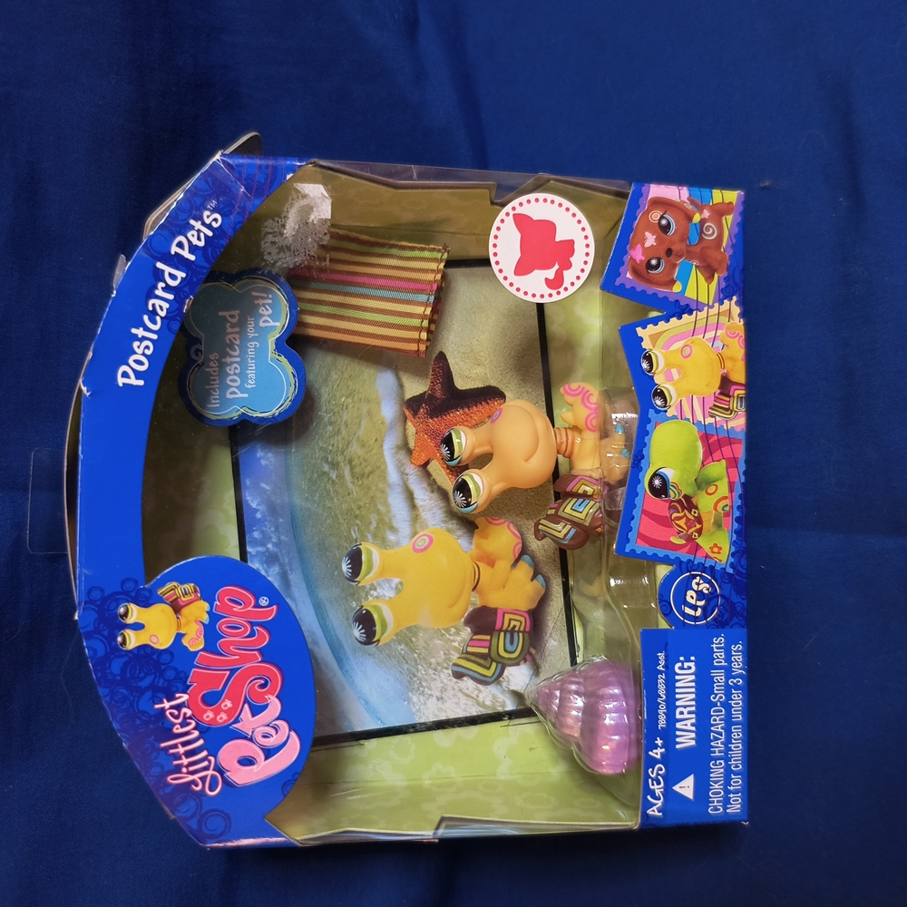 Littlest Pet Shop Yellow and Brown Toy Set